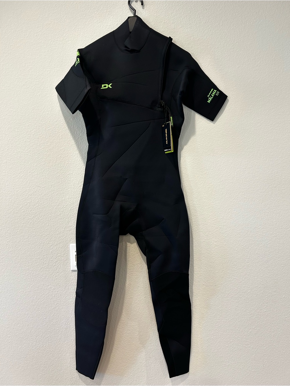 Dakine Black Short-Sleeve Men's Rash Guard Wetsuit with Lime Details
